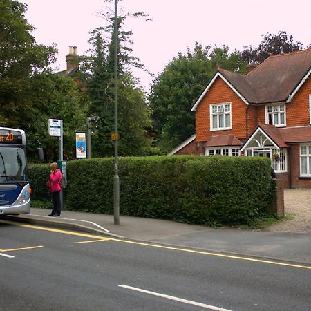 Gatwick Turret Guest House Horley Eksteriør billede