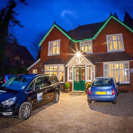 Gatwick Turret Guest House Horley Eksteriør billede