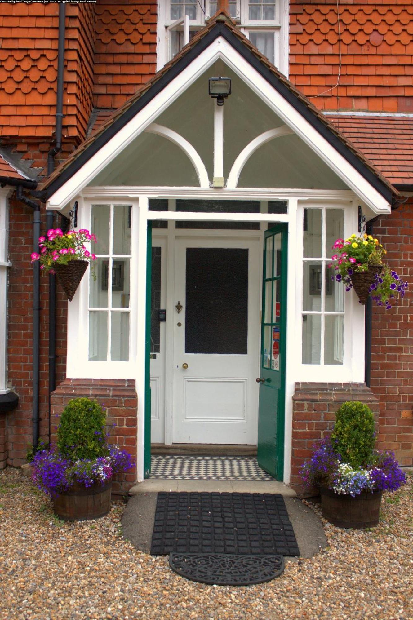 Gatwick Turret Guest House Horley Eksteriør billede