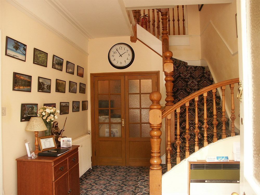 Gatwick Turret Guest House Horley Eksteriør billede