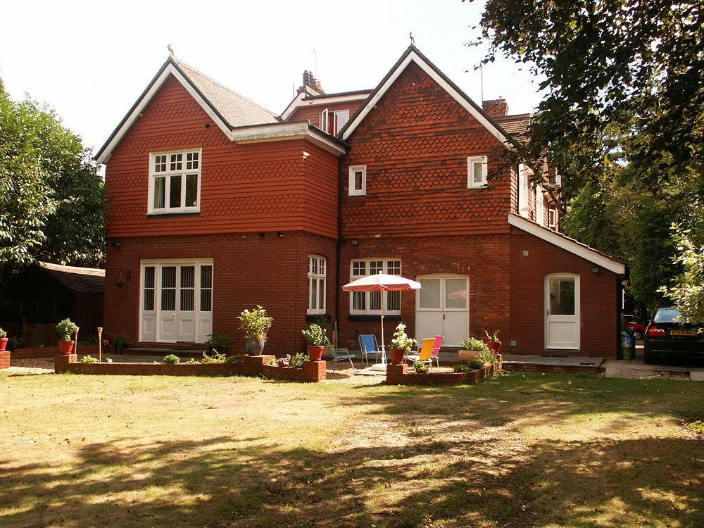 Gatwick Turret Guest House Horley Eksteriør billede