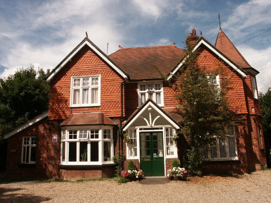 Gatwick Turret Guest House Horley Eksteriør billede