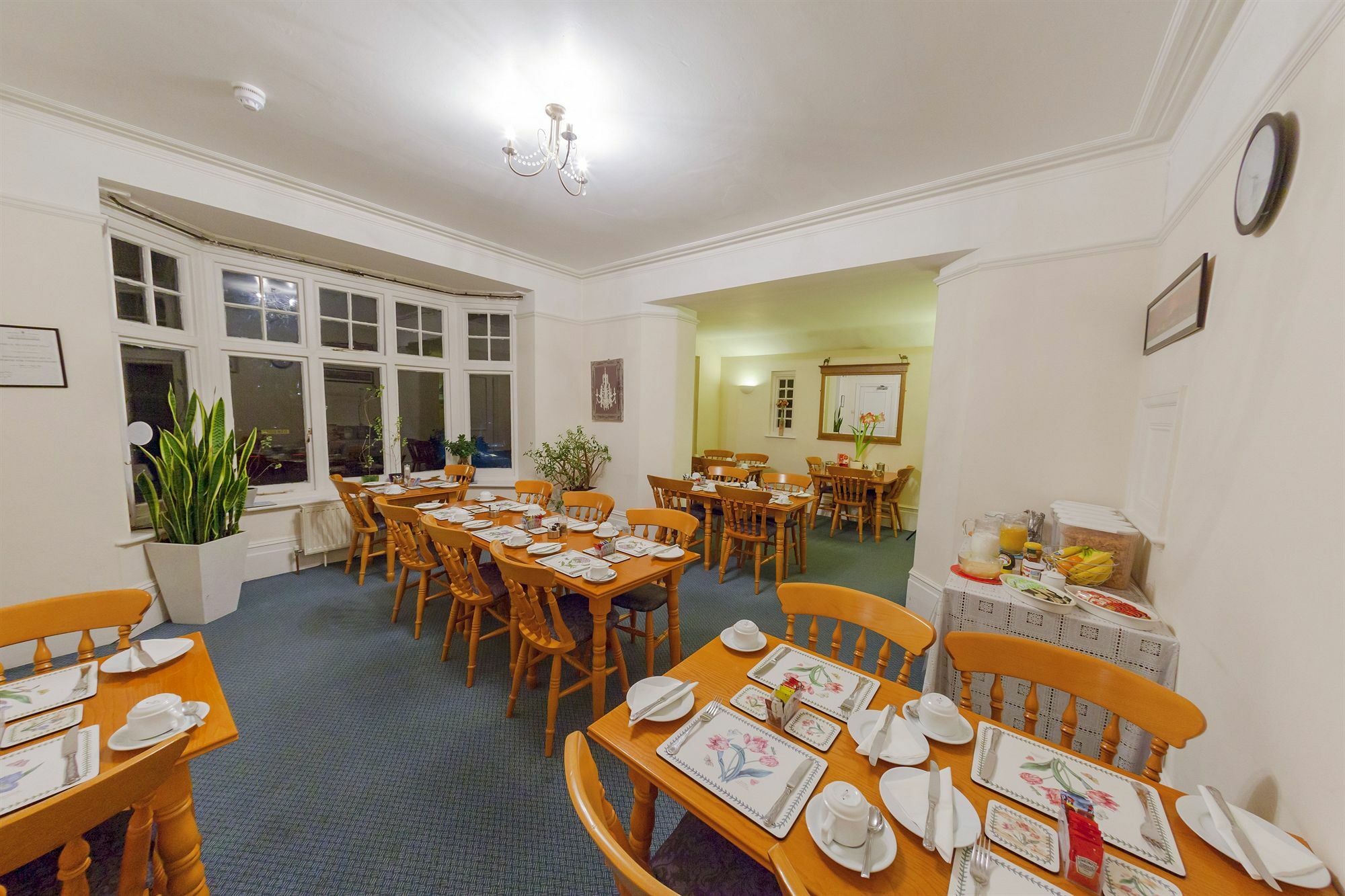 Gatwick Turret Guest House Horley Eksteriør billede