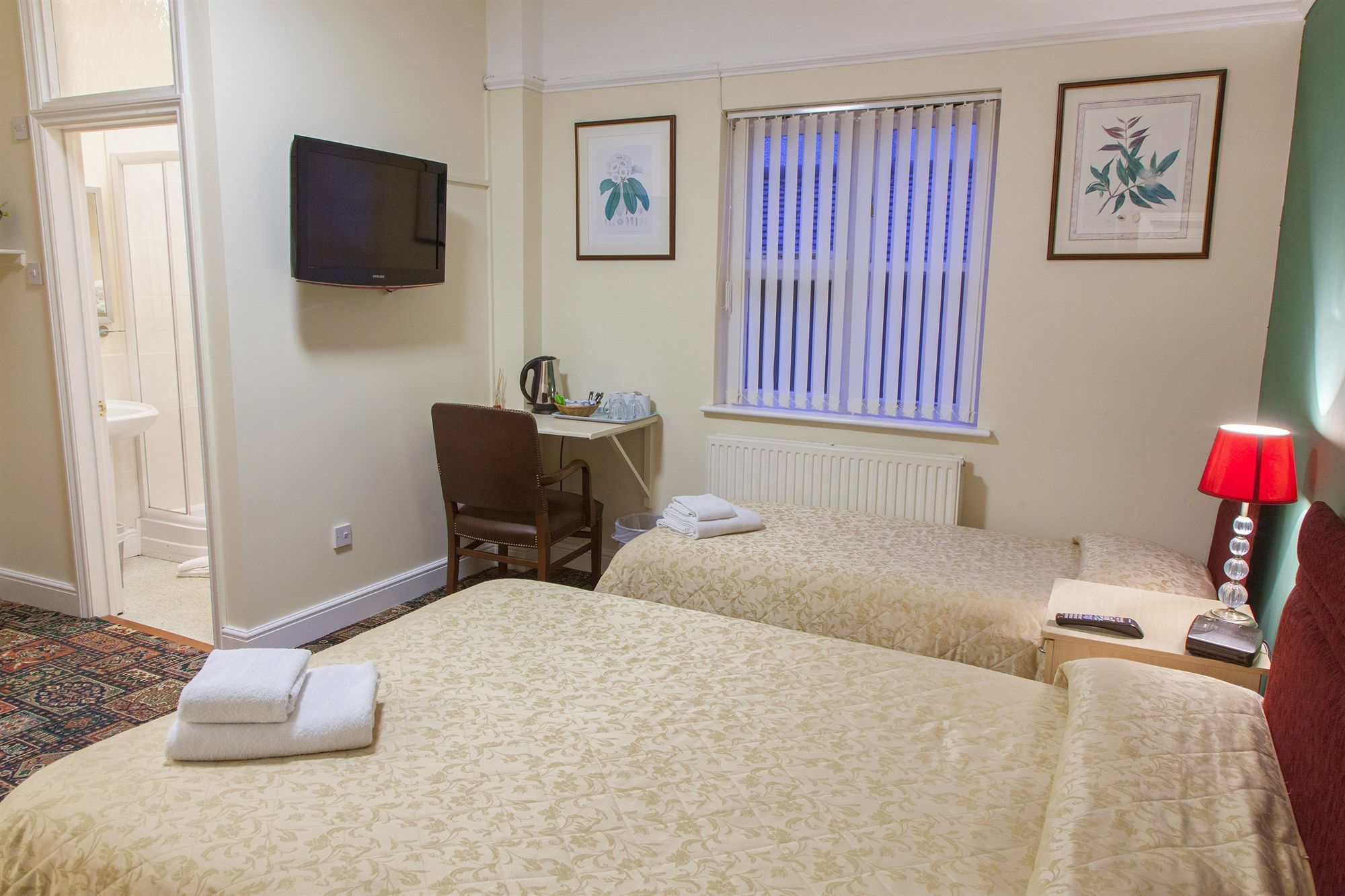 Gatwick Turret Guest House Horley Eksteriør billede
